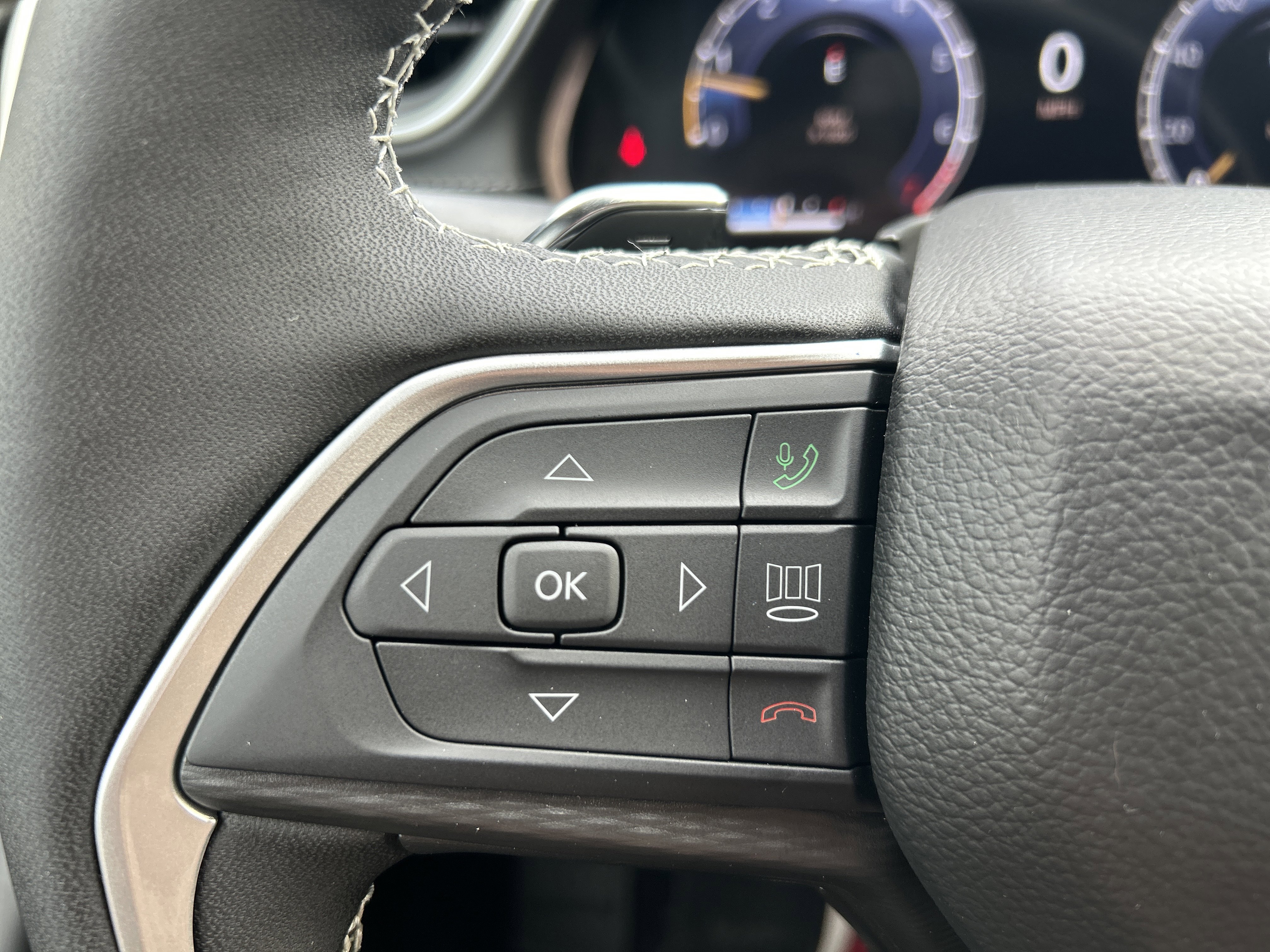 New 2025 Jeep Grand Cherokee Altitude image 20