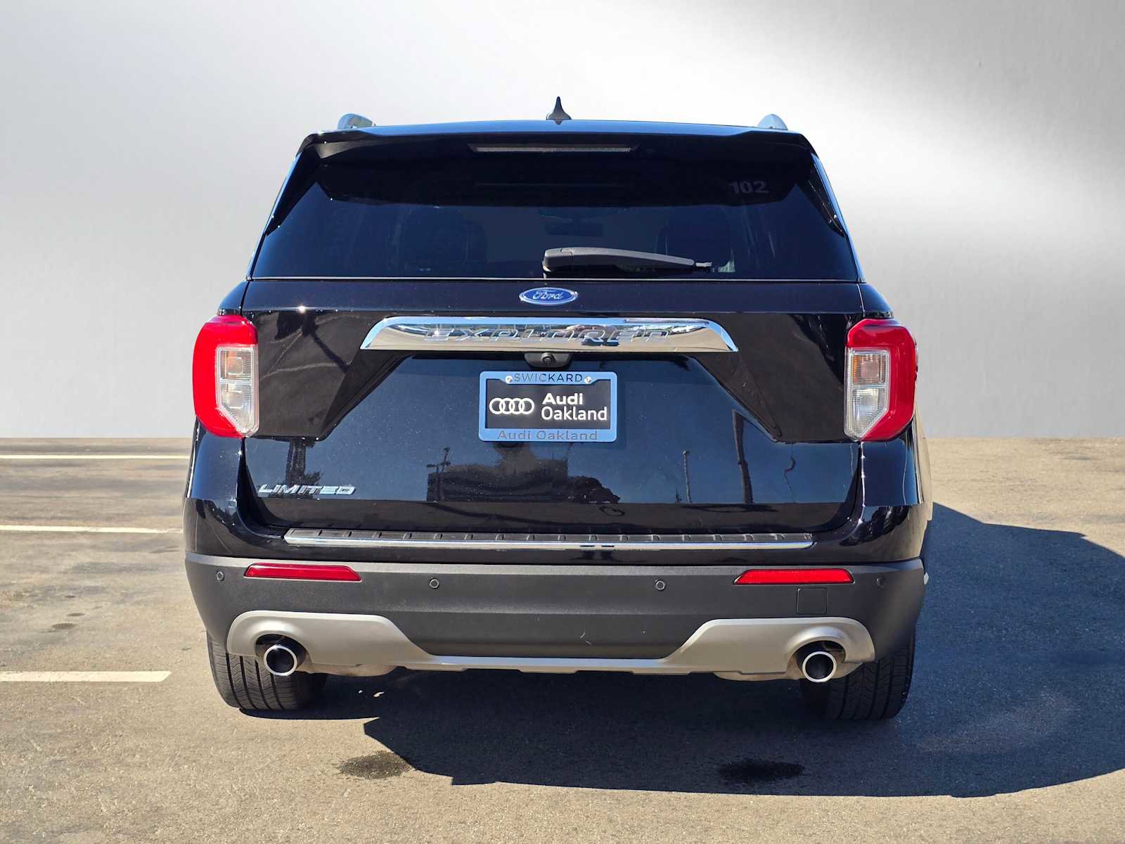 Used 2023 Ford Explorer Limited w/ Equipment Group 301A image 6