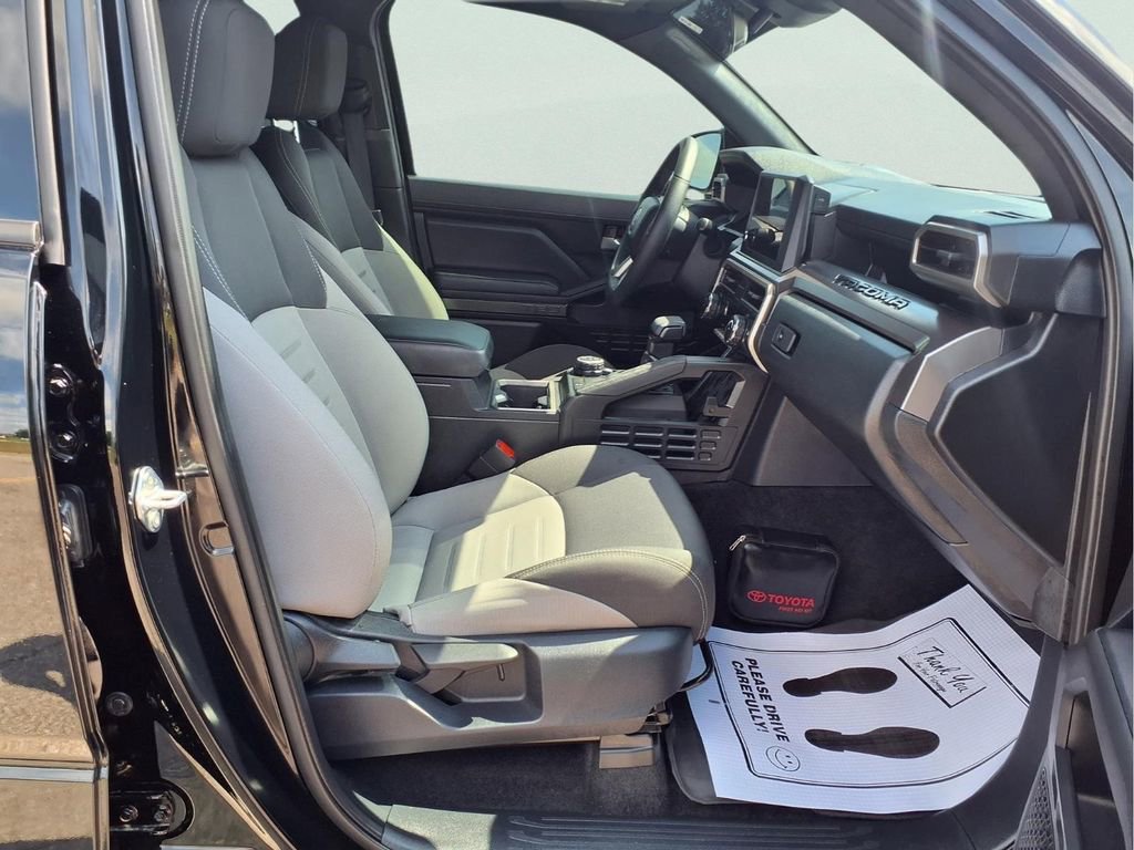 Used 2025 Toyota Tacoma TRD Off-Road AWD/4WD image 13