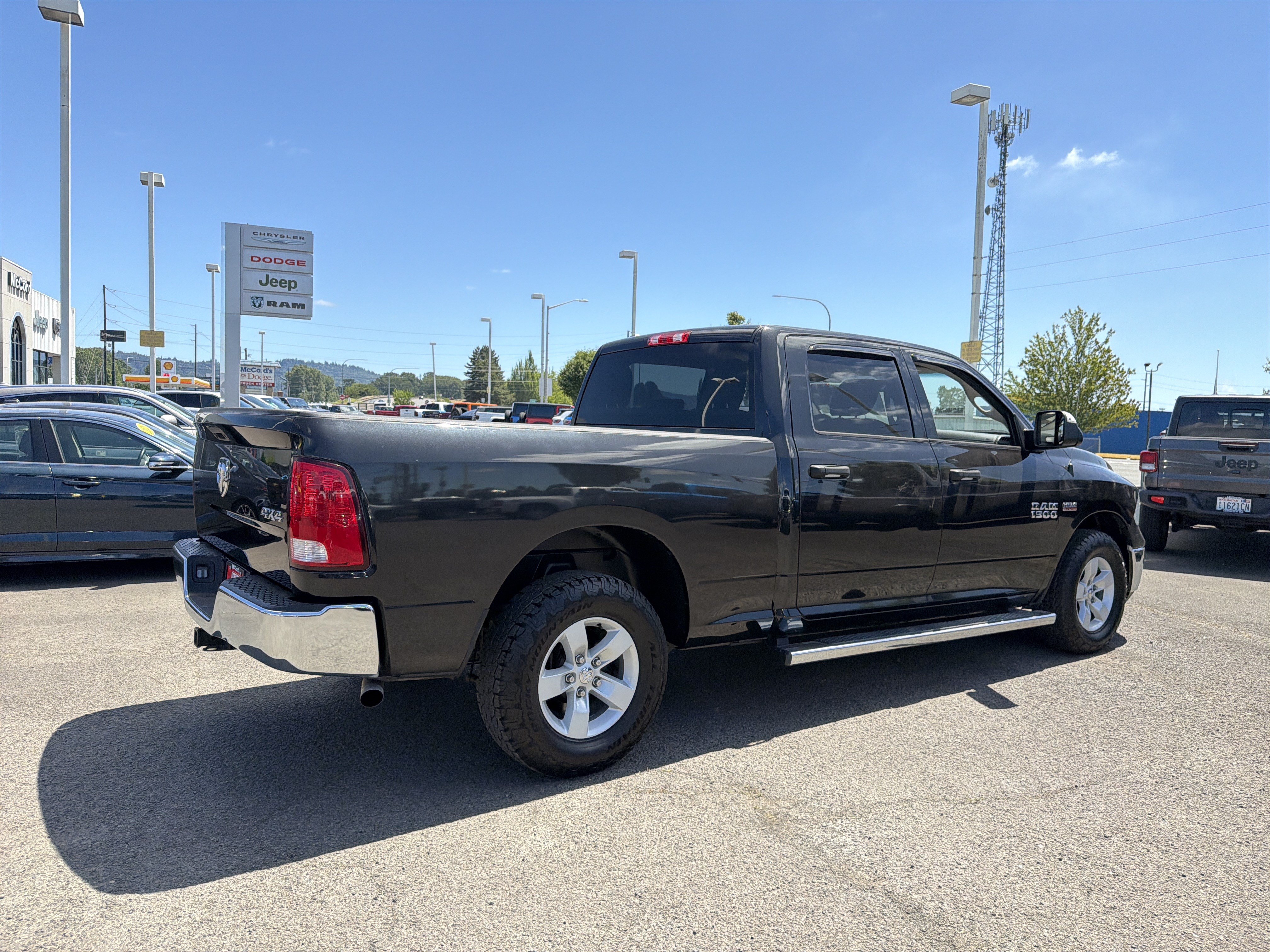 Used 2018 RAM 1500 ST w/ SXT Appearance Group AWD/4WD image 6
