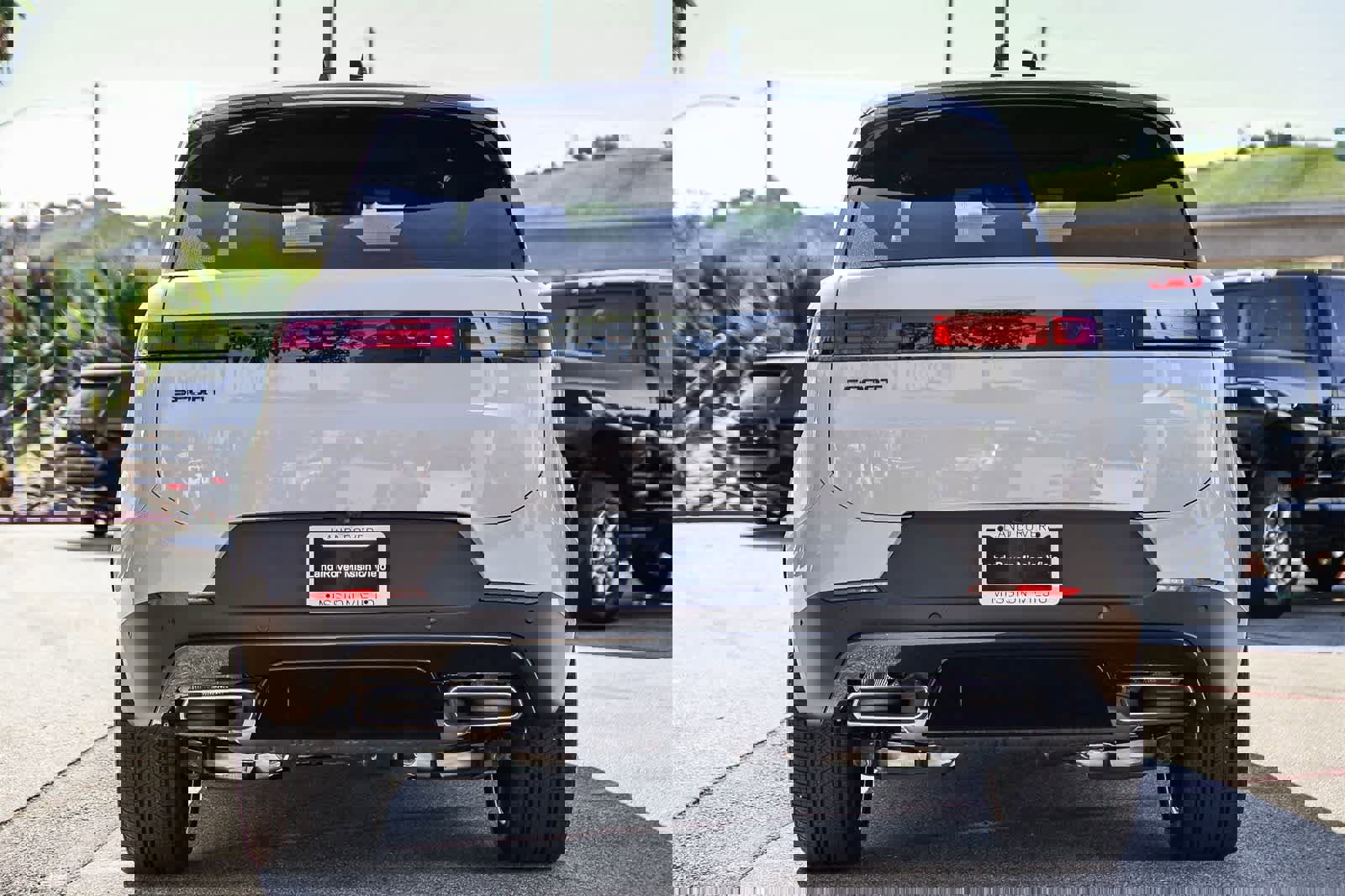 New 2026 Land Rover Range Rover Sport SE image 5