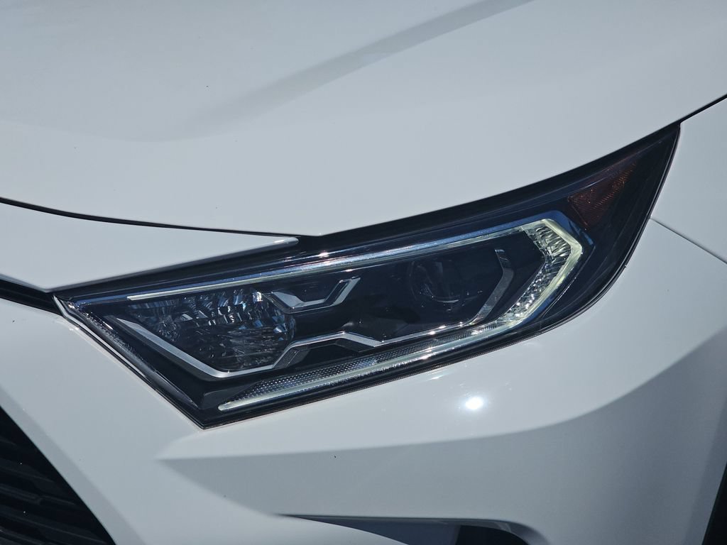 Used 2021 Toyota RAV4 XLE w/ Convenience Package AWD/4WD image 32