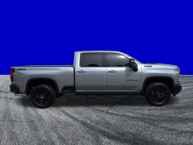 Used 2025 Chevrolet Silverado 2500 LTZ w/ LTZ Plus Package image 3