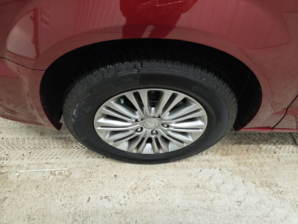 Used 2015 Chrysler Town & Country Touring-L w/ Driver Convenience Group image 2