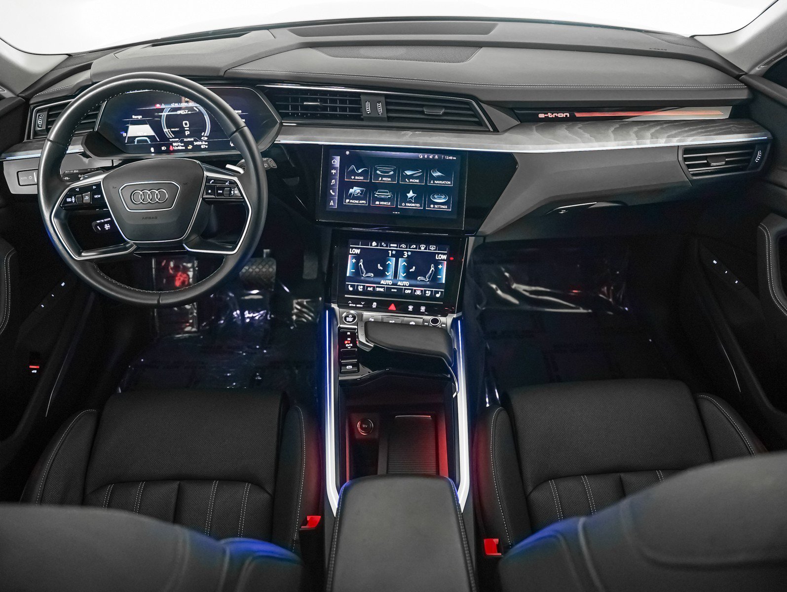 Used 2024 Audi Q8 e-tron Prestige w/ Prestige Package image 12