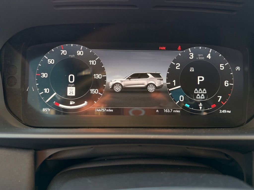 Used 2024 Land Rover Discovery S image 10
