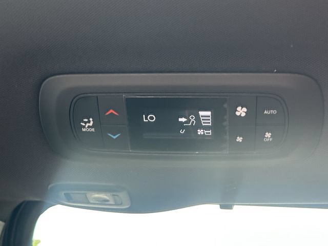 New 2027 Chrysler Pacifica Limited AWD/4WD image 18