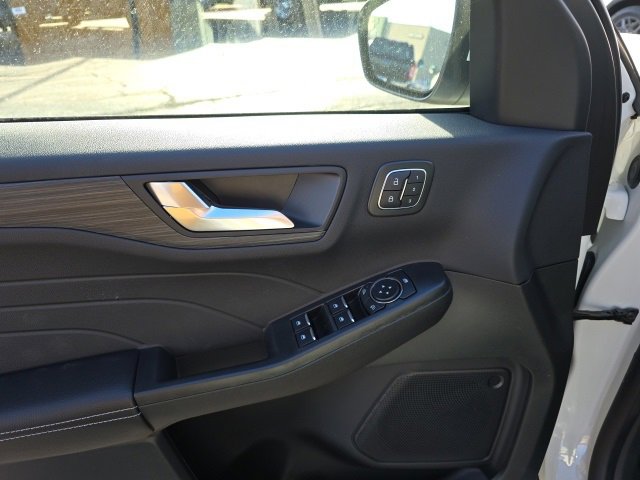 New 2026 Ford Escape Platinum w/ Class II Trailer Tow Package image 12