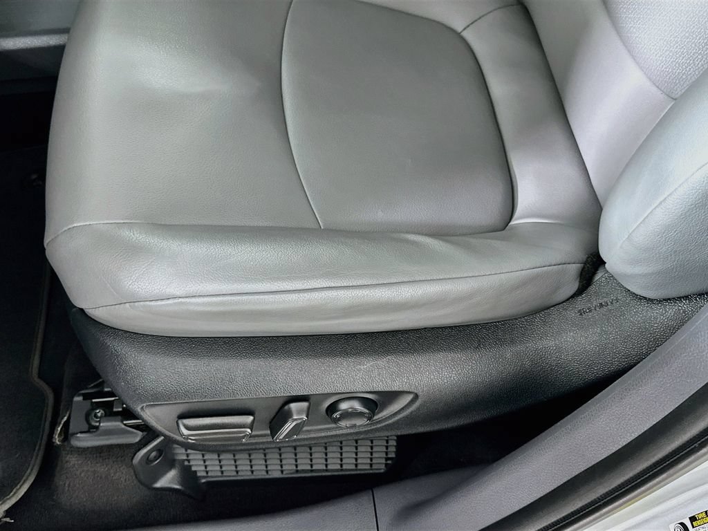 Certified 2022 Toyota Sienna XLE w/ XLE Plus Package AWD/4WD image 17