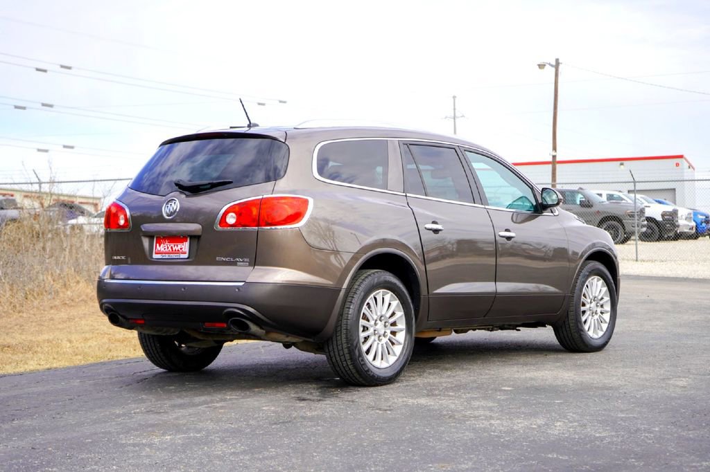 Used 2011 Buick Enclave CXL image 6