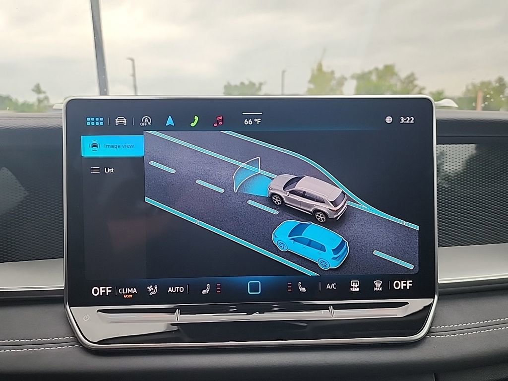 New 2025 Volkswagen Tiguan SE image 14