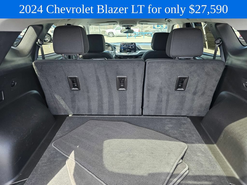 Used 2024 Chevrolet Blazer LT FWD image 17