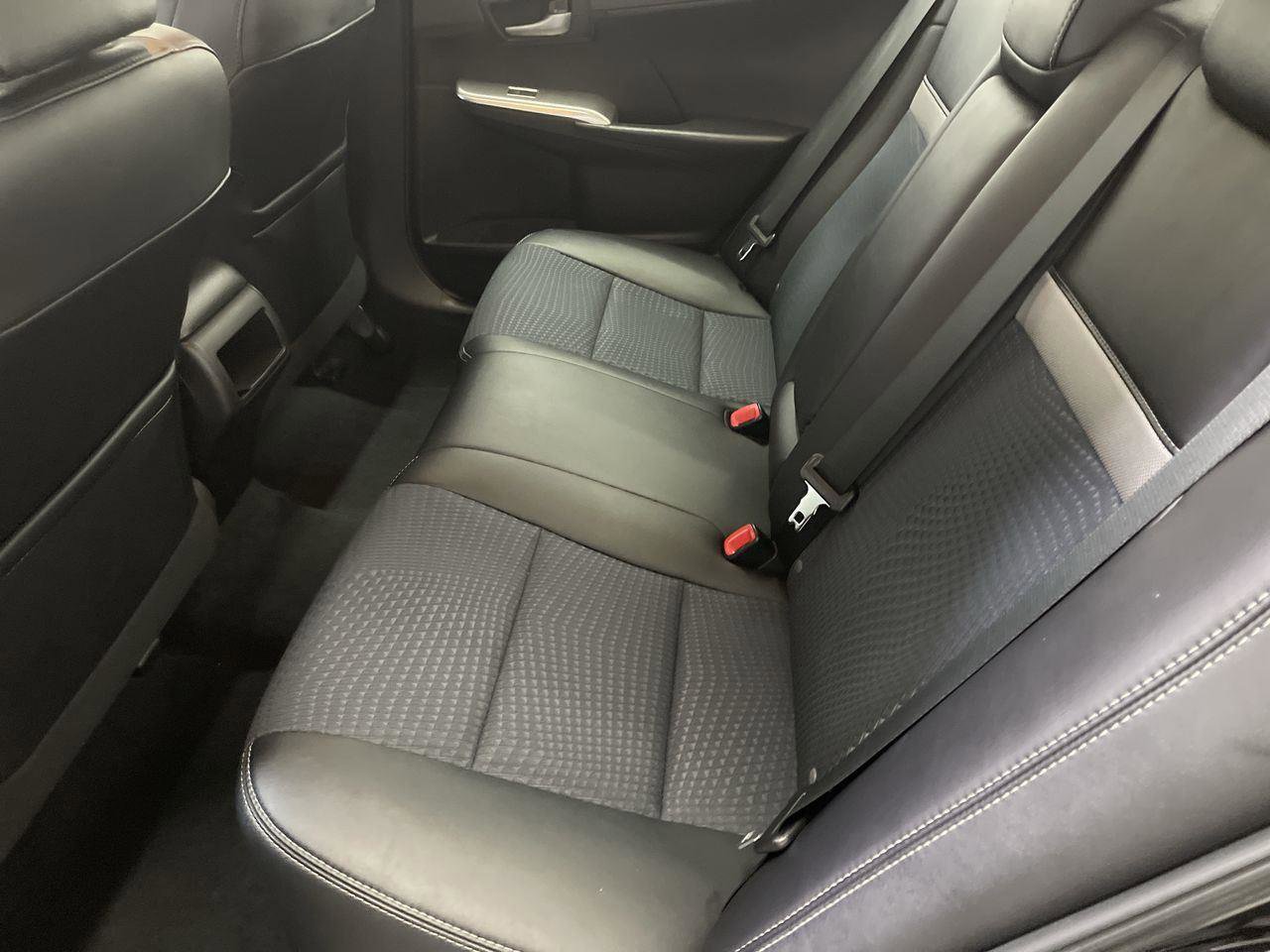 Used 2014 Toyota Camry SE FWD image 20