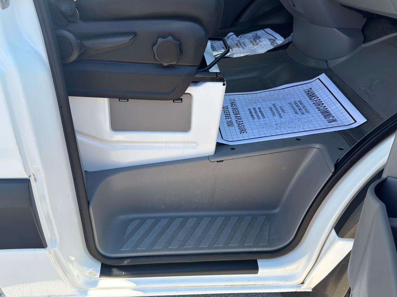 Used 2014 Mercedes-Benz Sprinter 2500 image 28