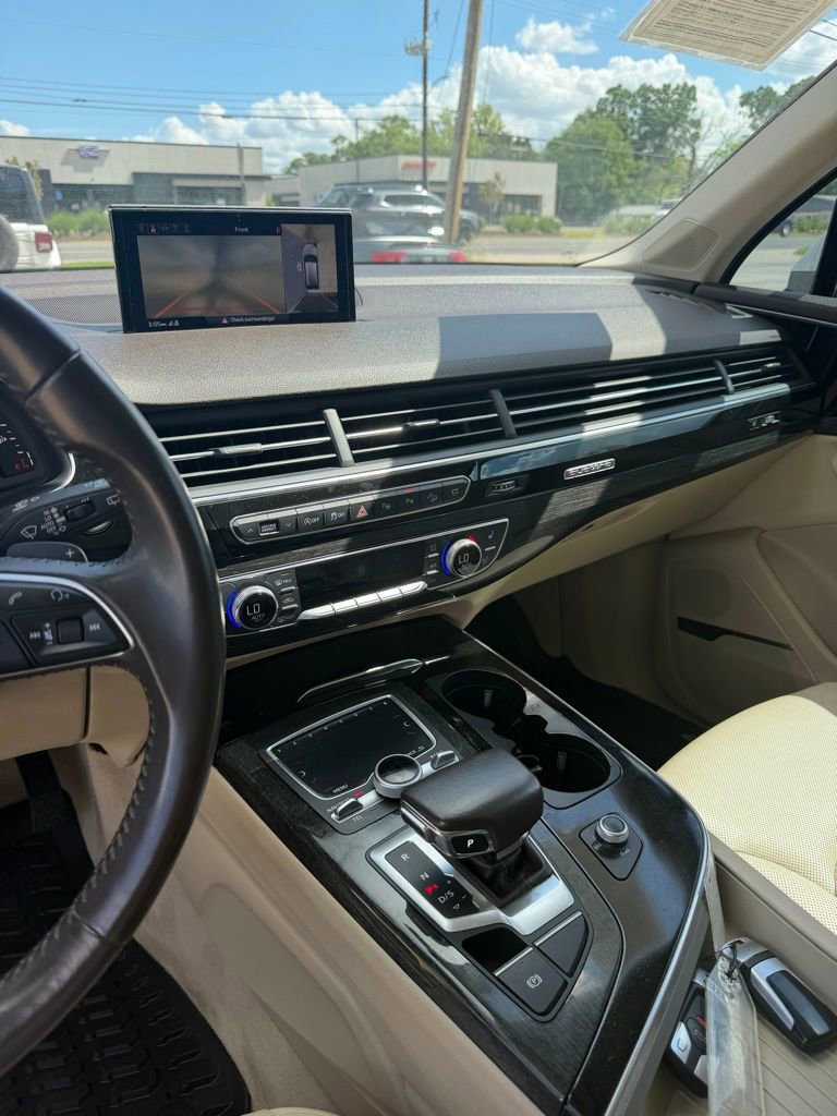 Used 2019 Audi Q7 3.0T Prestige w/ Prestige Package image 16