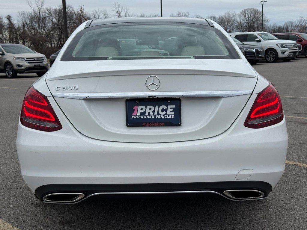 Used 2016 Mercedes-Benz C 300 Sedan image 4