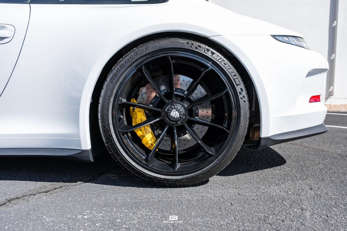 Used 2016 Porsche 911 R RWD image 6