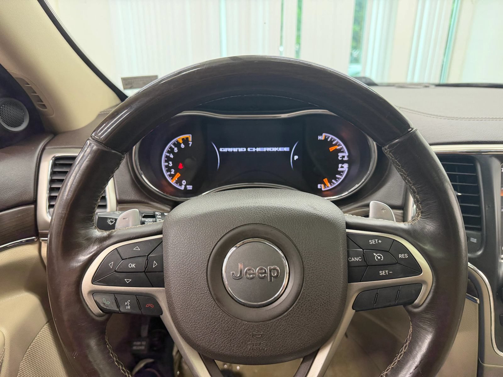 Used 2015 Jeep Grand Cherokee Overland AWD/4WD image 26