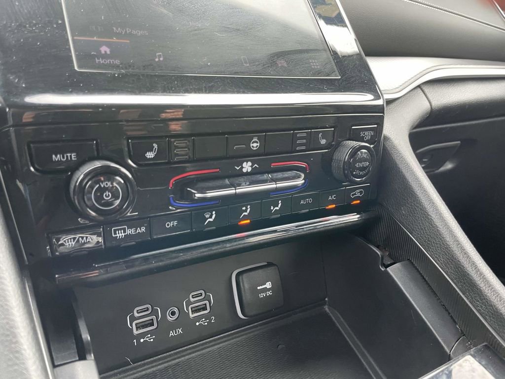 Certified 2025 Jeep Grand Cherokee Altitude image 38