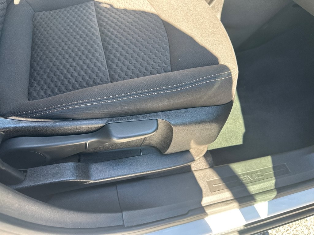 Used 2021 GMC Terrain SLE w/ Driver Convenience Package FWD image 12