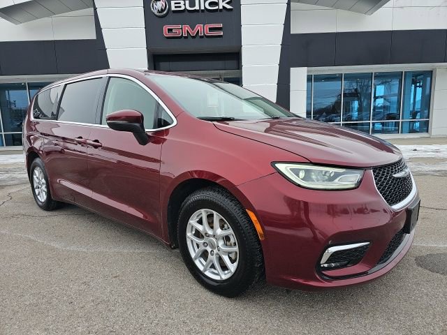 Used 2023 Chrysler Pacifica Touring-L image 1