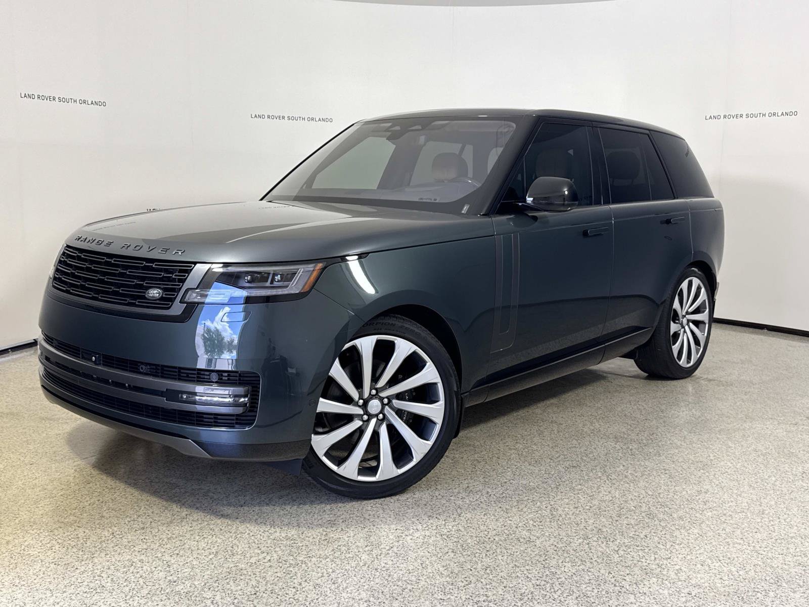 Used 2023 Land Rover Range Rover SE AWD/4WD image 1