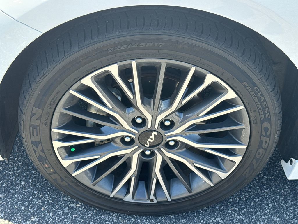 Used 2023 Kia Forte GT-Line FWD image 11
