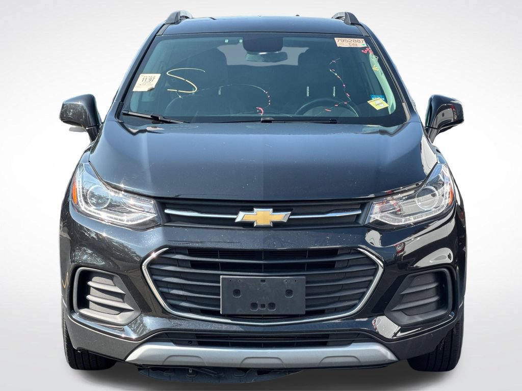 Used 2019 Chevrolet Trax LT w/ LT Convenience Package FWD image 3