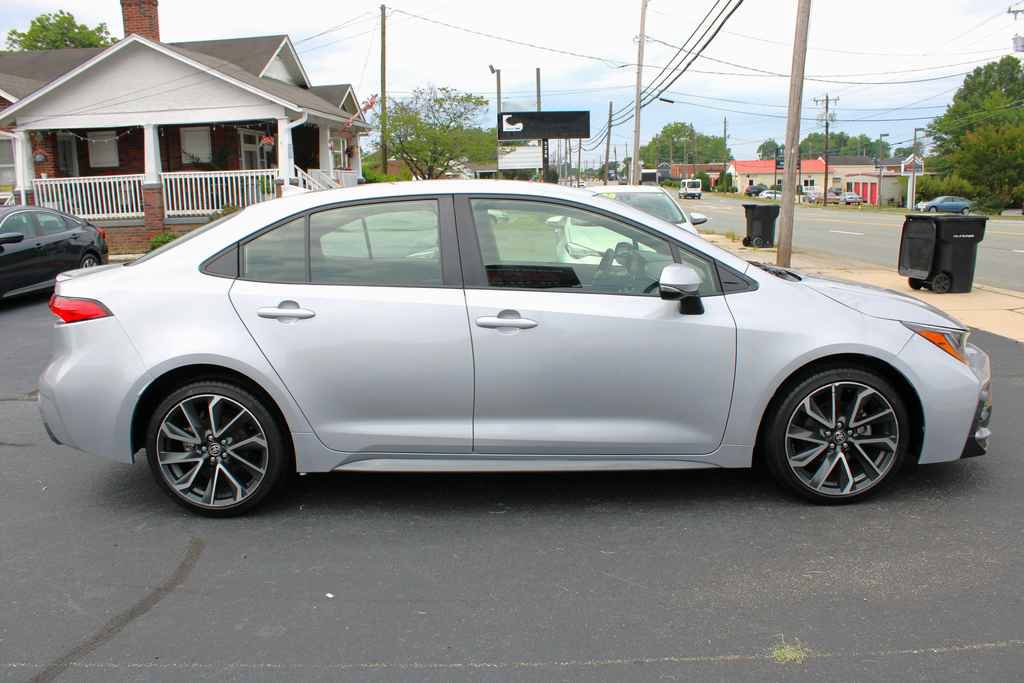 Used 2022 Toyota Corolla SE FWD image 5