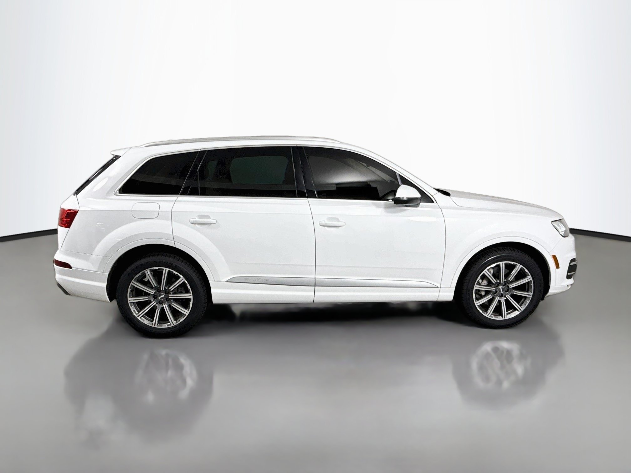 Used 2018 Audi Q7 3.0T Premium Plus w/ Premium Plus Package AWD/4WD image 8