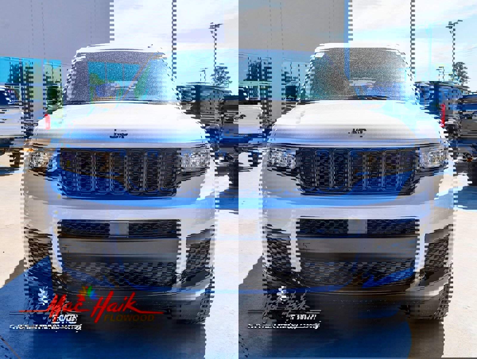 Used 2025 Jeep Grand Cherokee L Altitude image 3