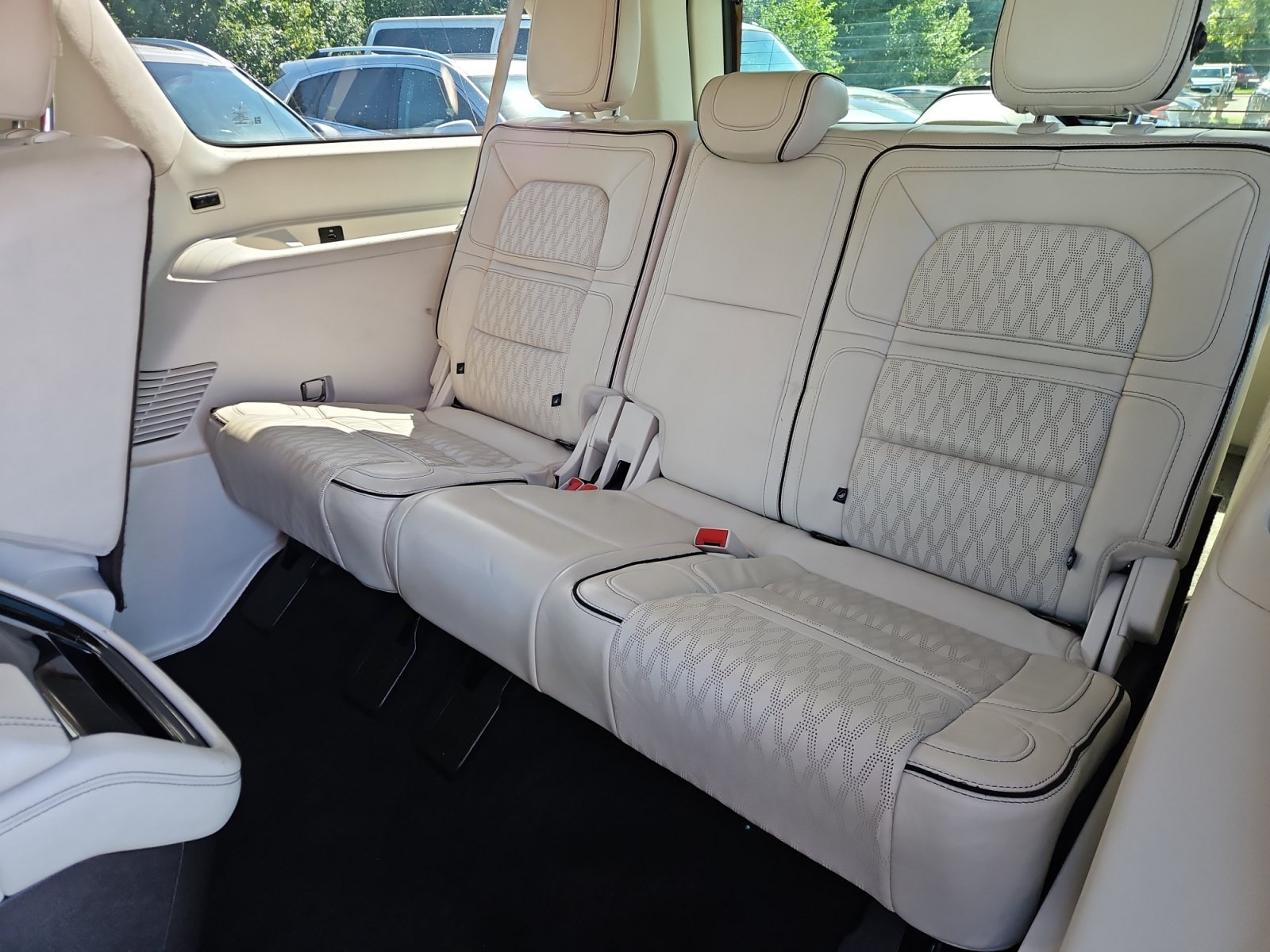 Used 2018 Lincoln Navigator L Black Label w/ Cargo Package AWD/4WD image 17