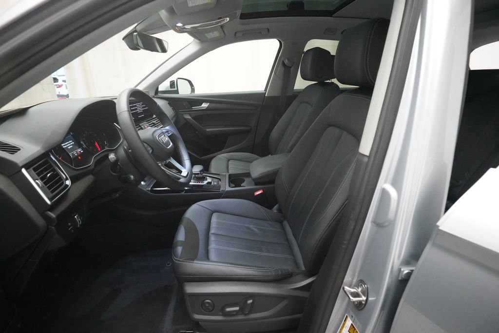 Used 2023 Audi Q5 2.0T Premium w/ Convenience Package AWD/4WD image 7