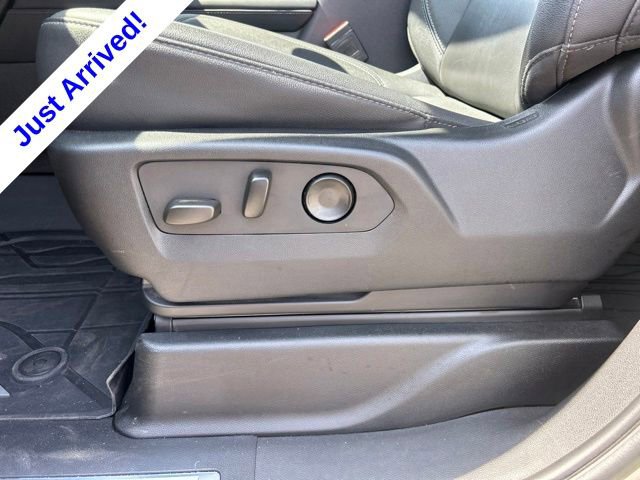 Used 2024 Chevrolet Tahoe Z71 w/ Luxury Package AWD/4WD image 16