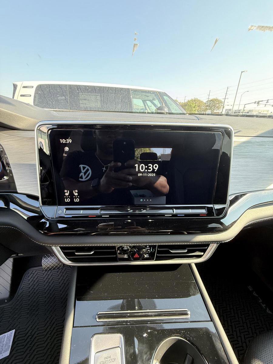 New 2026 Volkswagen Atlas Cross Sport SE image 13