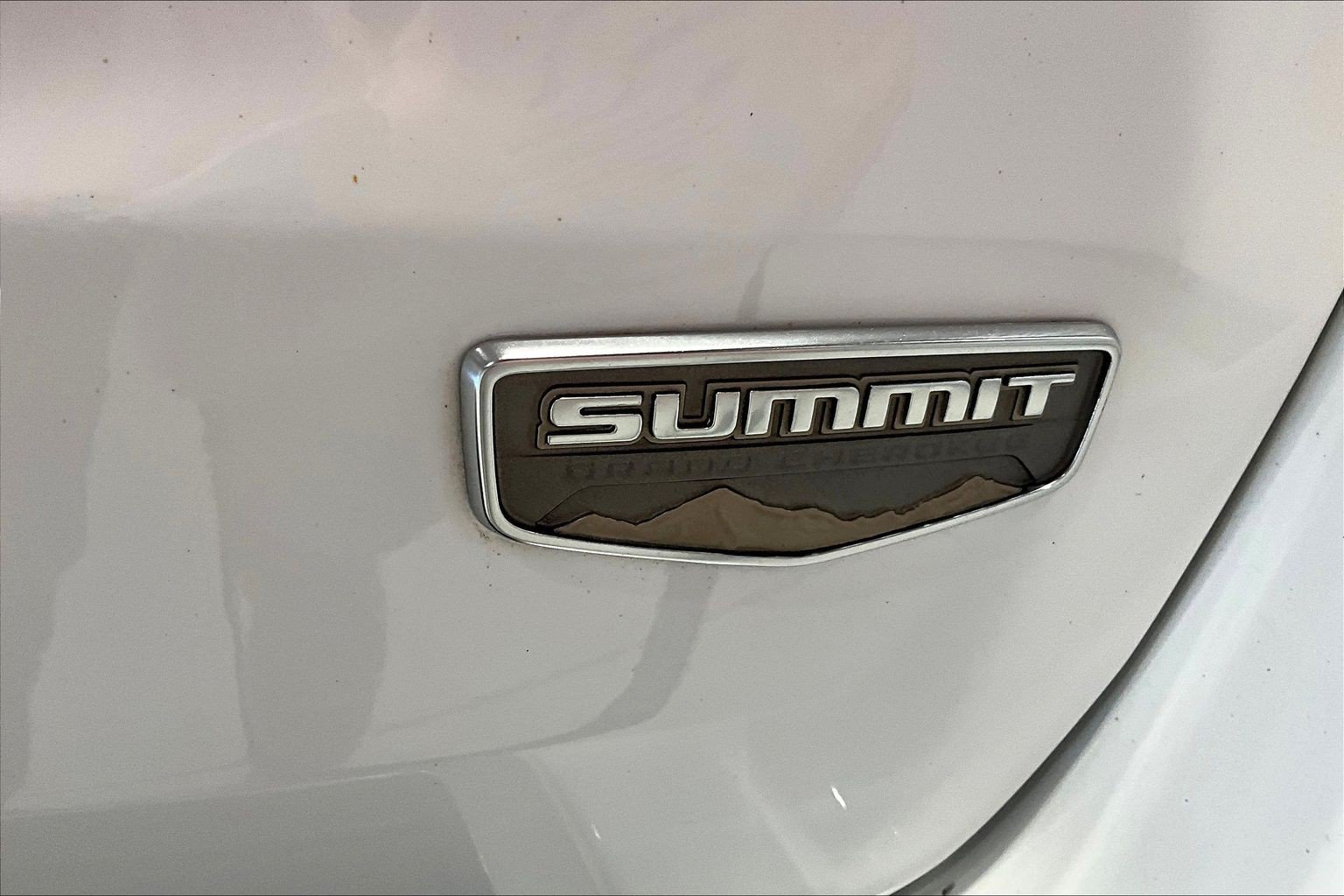 Used 2018 Jeep Grand Cherokee Summit w/ Platinum Series Group AWD/4WD image 24