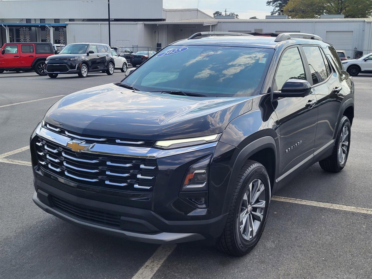 Used 2025 Chevrolet Equinox LT w/ Convenience Package II image 7