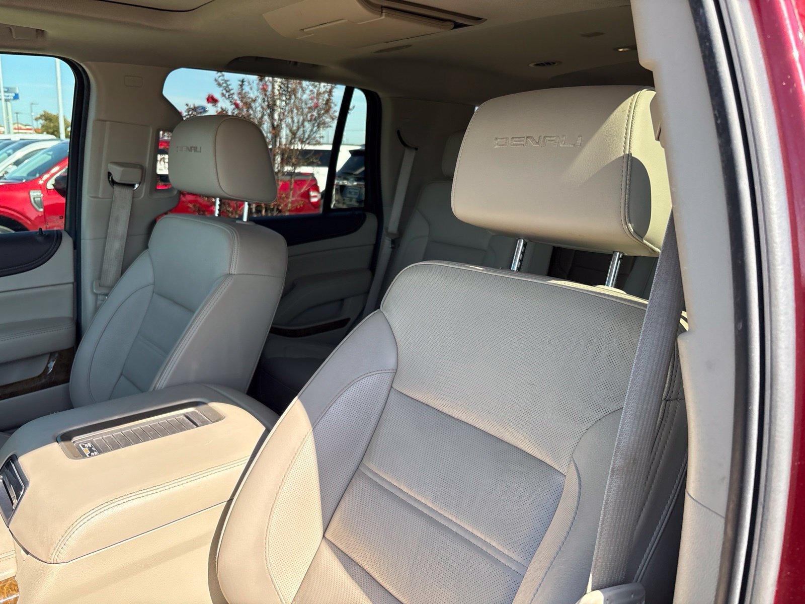 Used 2017 GMC Yukon Denali w/ Open Road Package RWD image 18