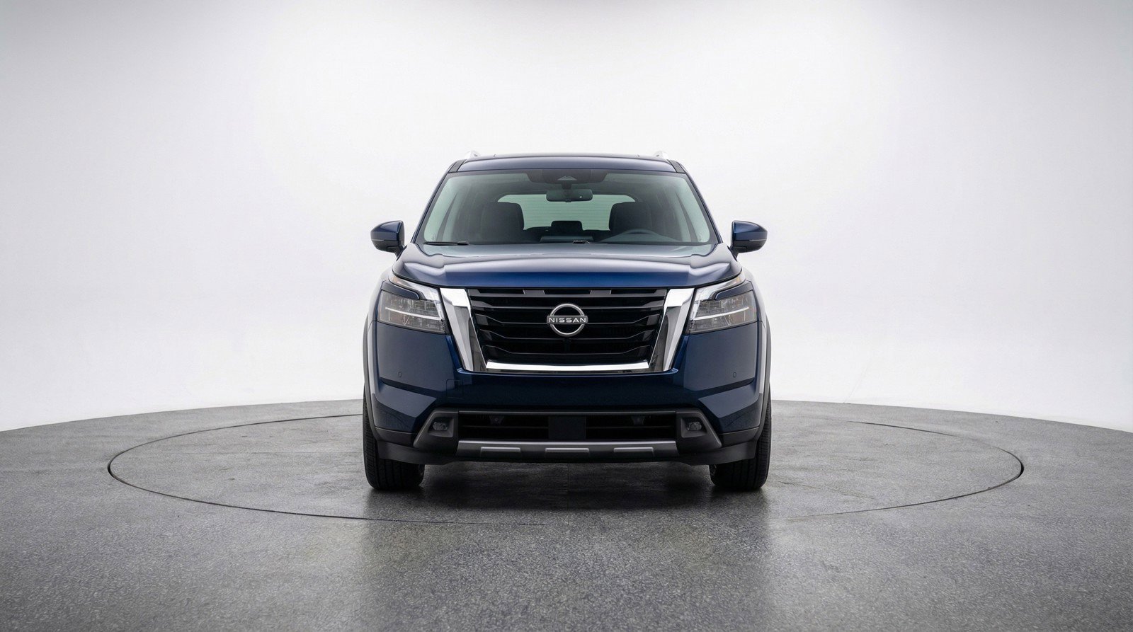 Used 2025 Nissan Pathfinder SV image 2