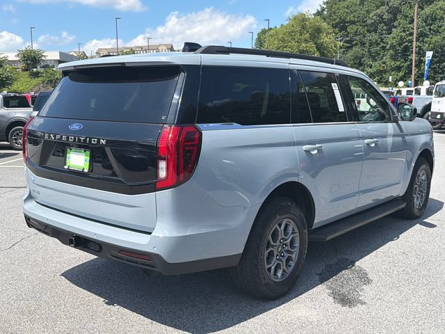 Used 2025 Ford Expedition Active RWD image 8
