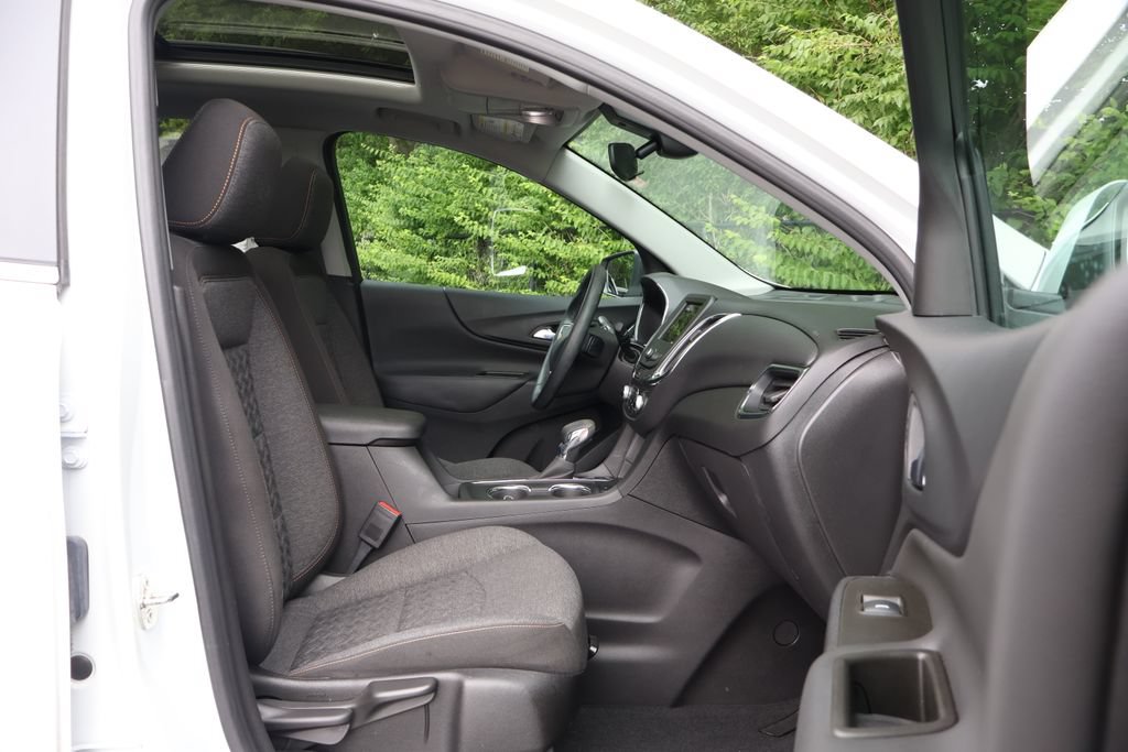 Used 2023 Chevrolet Equinox LT AWD/4WD image 42