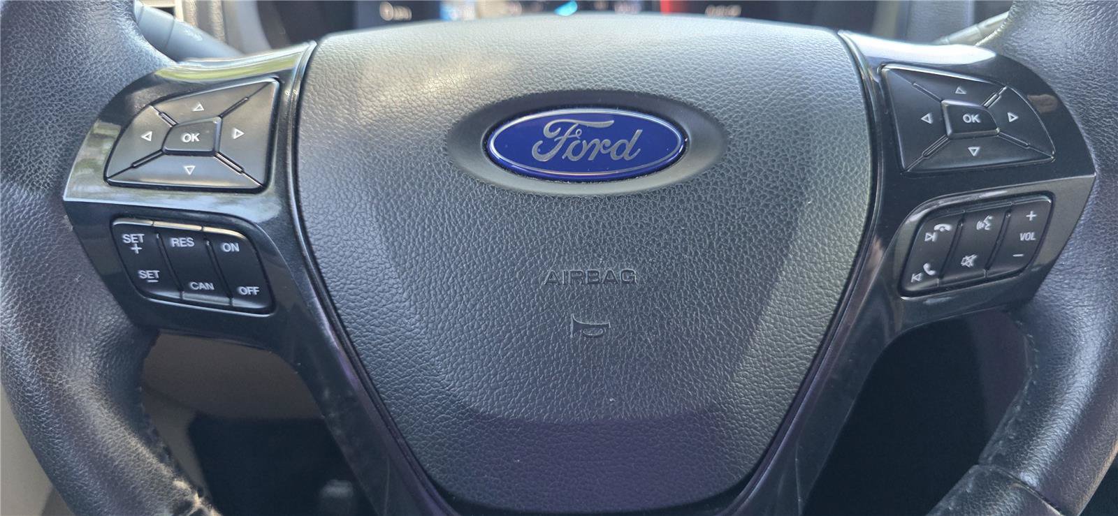 Used 2016 Ford Explorer XLT w/ Equipment Group 201A FWD image 17
