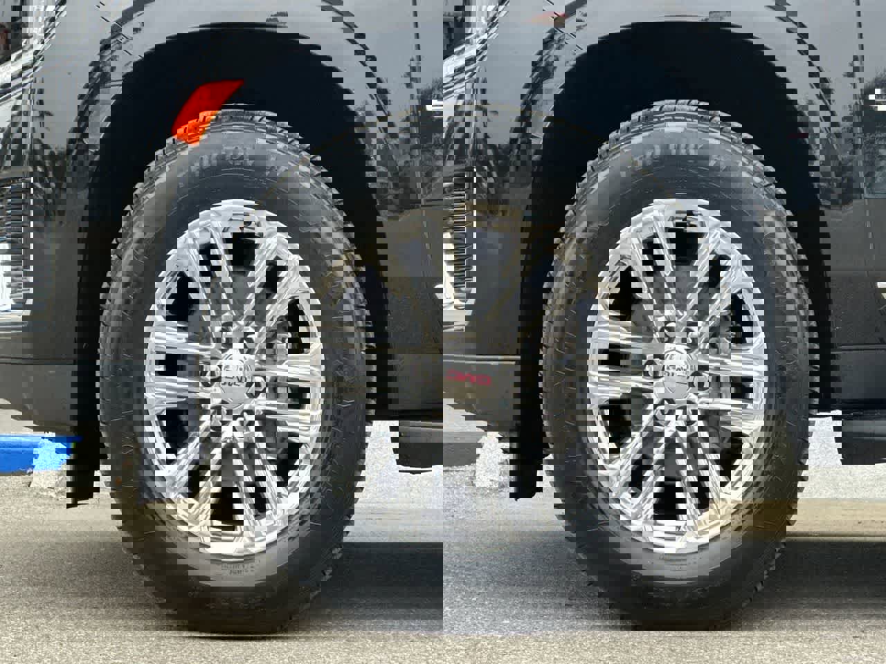 Used 2024 GMC Yukon SLT image 33