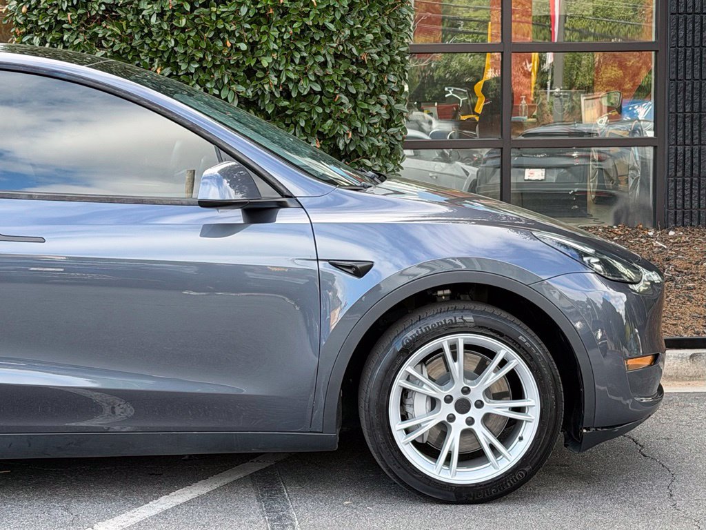 Used 2023 Tesla Model Y 2WD image 23