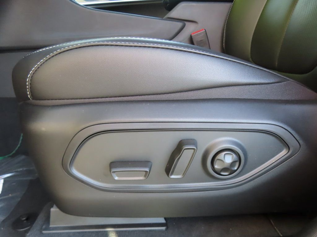 New 2025 Jeep Grand Cherokee Limited w/ Luxury Tech Group II image 10