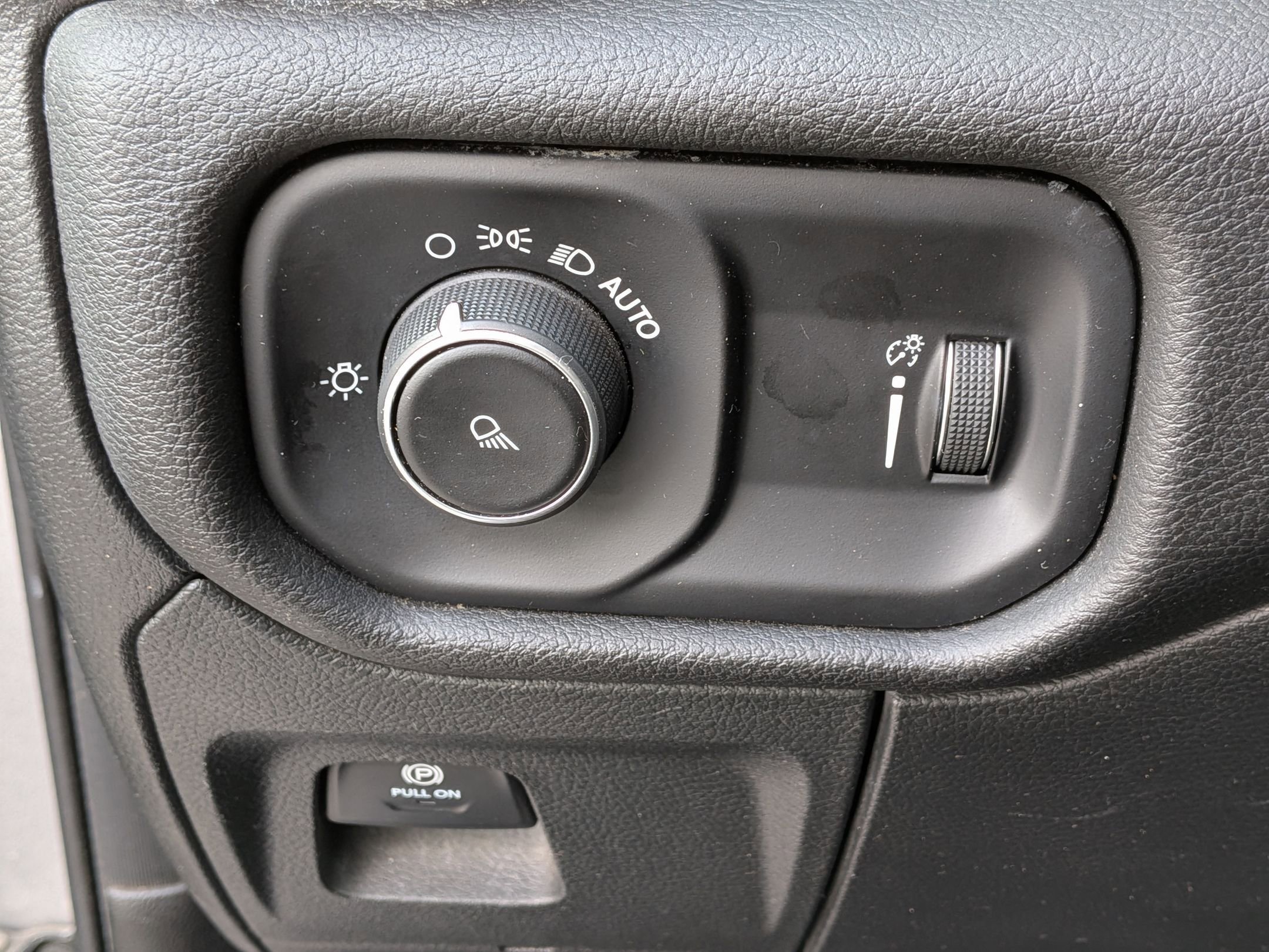 Used 2024 RAM 1500 Laramie image 18