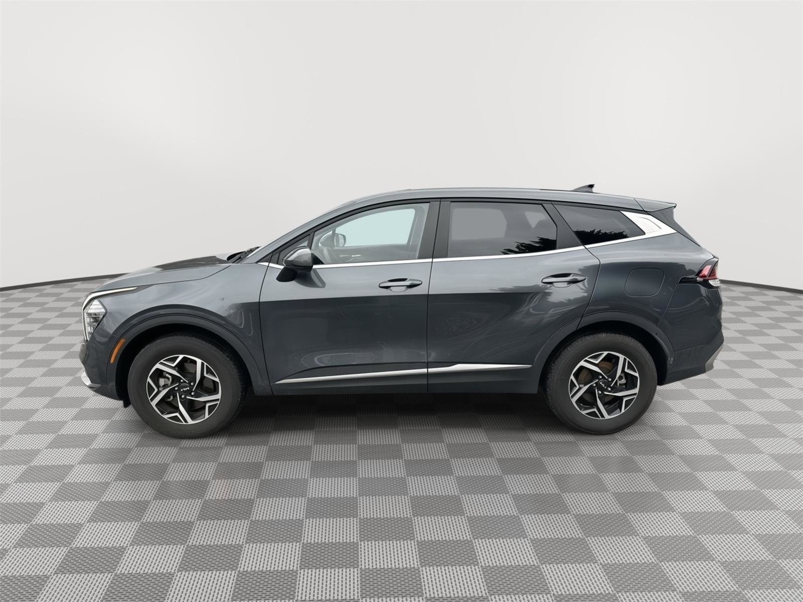 Used 2025 Kia Sportage LX image 6