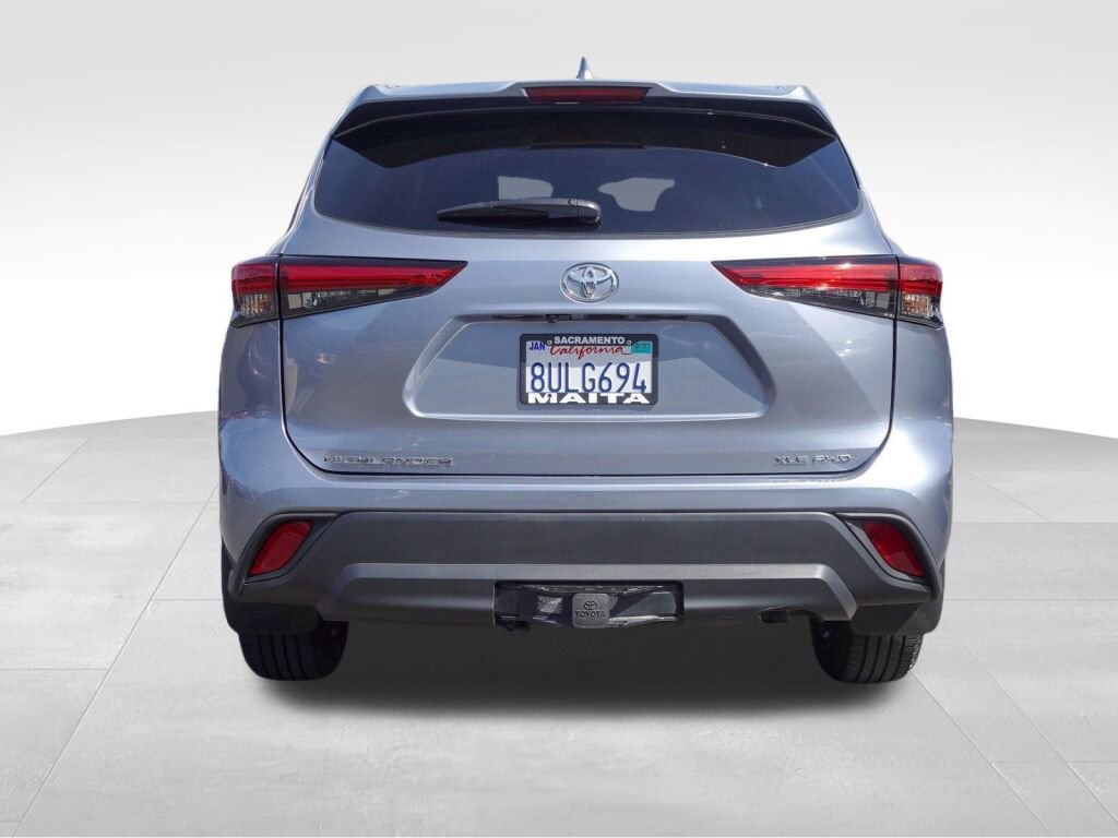 Certified 2021 Toyota Highlander XLE image 4