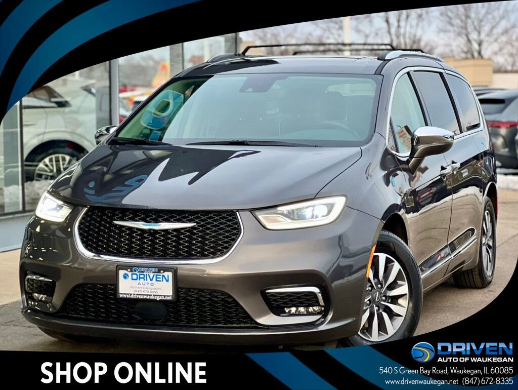 Used 2021 Chrysler Pacifica Limited w/ Uconnect Theater Family Group image 1