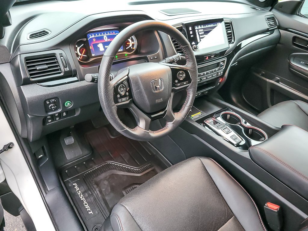 Used 2024 Honda Passport Black Edition image 8